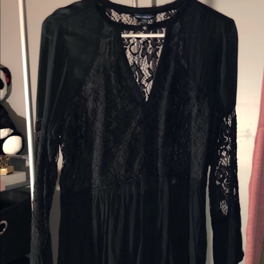 American Eagle top with bell sleeves